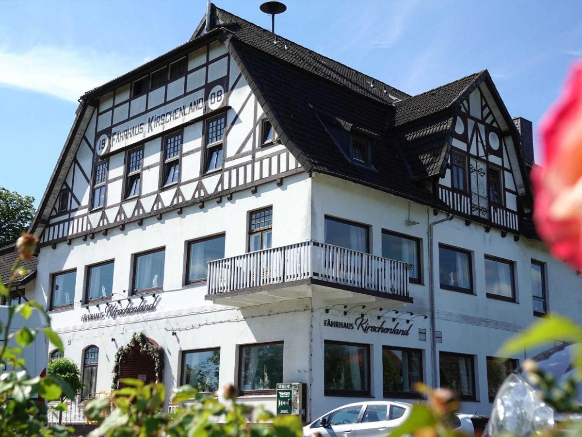 Hotel Faehrhaus Kirschenland Jork Exterior foto